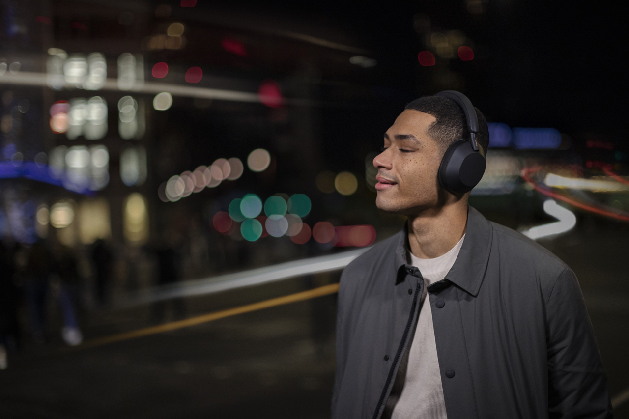 Sony WH-1000XM5 — product view 2